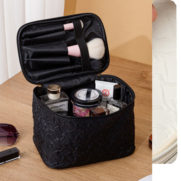 Black Large-Capacity Travel Cosmetic Bag – Waterproof & Portable